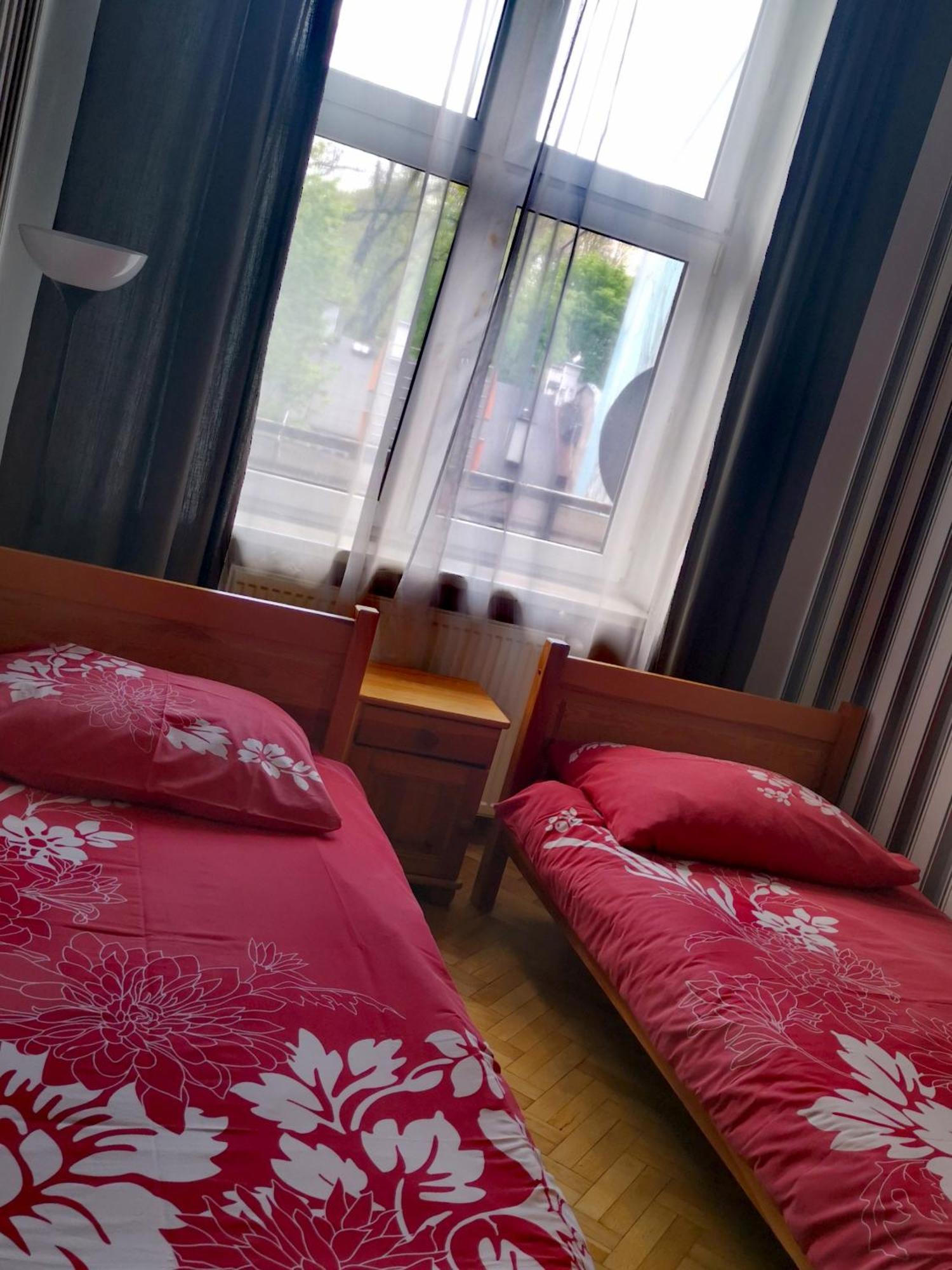Hostel 4You บีเอสโก-เบียวา ภายนอก รูปภาพ